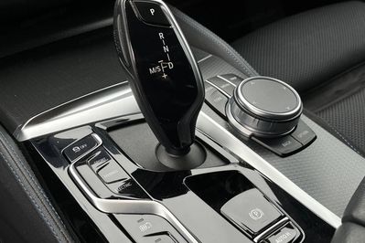 BMW Seria 5 530e xDrive M Sport sport-aut