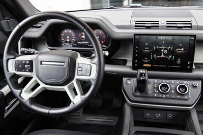 Land Rover Defender 130 3.0 D300 mHEV X-Dynamic HSE