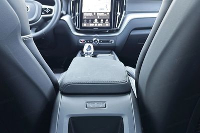 Volvo XC60 T8 Plug-In Hybrid AWD Ultra Black Edition aut