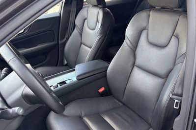 Volvo V60 T6 AWD Plug-In Hybrid Plus Dark