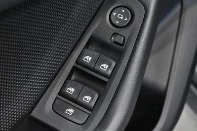 BMW Seria 1 118i Advantage