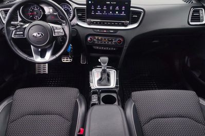 Kia Ceed 1.5 T-GDI L Business Line DCT