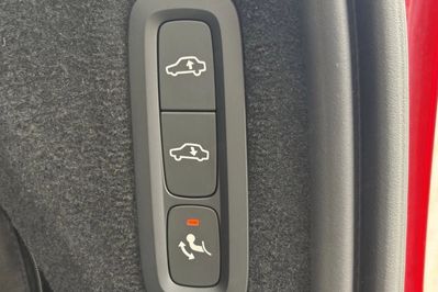 Volvo XC90 T8 AWD Plug-In Hybrid Ultra Dark 7os