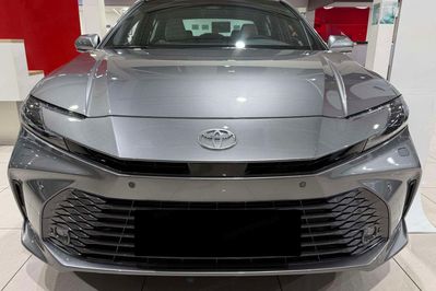 Toyota Camry Prestige 2.5 Hybrid Dynamic Force