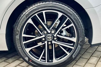 Toyota Camry Executive 2.5 Hybrid Dynamic Force