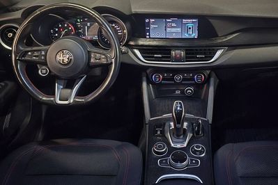 Alfa Romeo Stelvio Turbo Business Q4