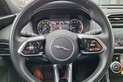 Jaguar XE D200 AWD SE