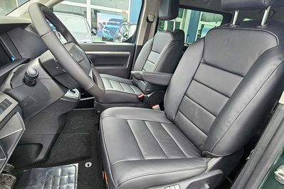 Peugeot Traveller Long L2H1 Business VIP EAT8