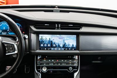 Jaguar XF 2.0 AWD R-Sport aut