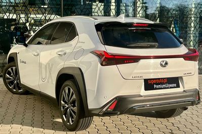 Lexus UX 300h F Sport Design