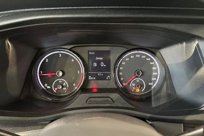 Volkswagen Transporter Kombi L2H1