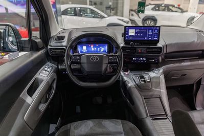 Toyota Proace City Verso Long L2H1 Family 7os AT