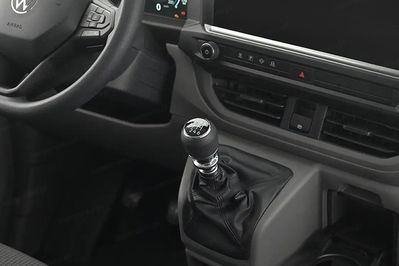 Volkswagen Transporter Kombi TDI L2H1