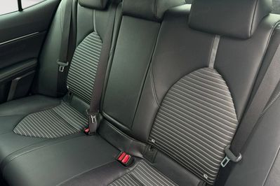 Toyota Camry 2.5 Hybrid CVT