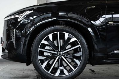 Volvo XC90 T8 AWD Plug-In Hybrid Ultra Bright