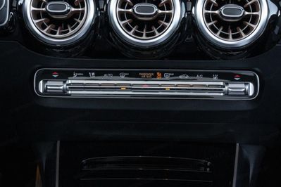 Mercedes EQA 250+  Electric Art