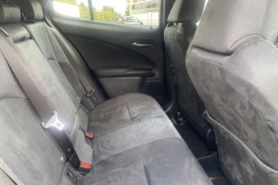 Lexus UX 300h Business