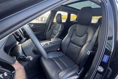 Volvo XC60 B5 B AWD Ultimate Dark