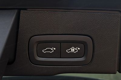 Volvo XC60 B5 B AWD Plus Dark aut