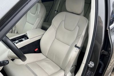 Volvo XC60 T6 Plug-In Hybrid AWD Plus Bright aut