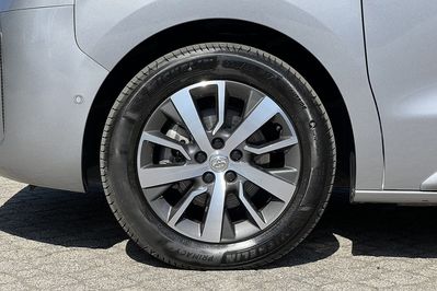 Toyota Proace Verso Long Business
