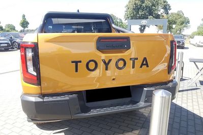 Toyota HiLux mHEV Double Cab Invincible 4x4 aut