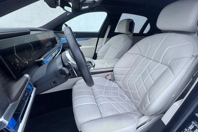 BMW Seria 7 740d xDrive M Sport