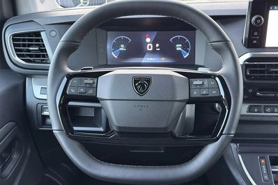 Peugeot Traveller Long L2H1 Business VIP EAT8