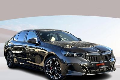 BMW Seria 5 530e xDrive PHEV M Sport Edition aut