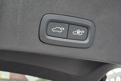 Volvo XC40 73kWh P6 Recharge Plus aut