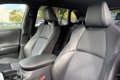 Toyota RAV4 Selection 2.5 Hybrid