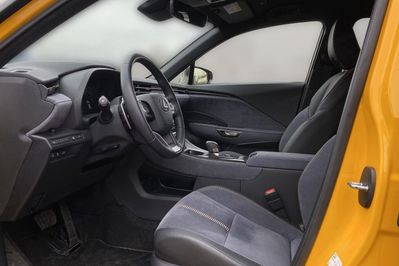 Lexus LBX Hybrid Cool