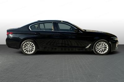BMW Seria 5 530i xDrive Luxury Line