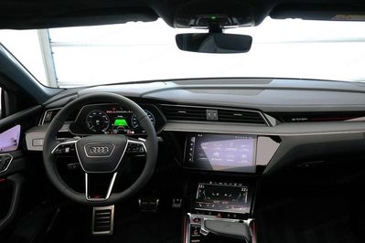 Audi Q8 SQ8 TFSI quattro Tiptronic