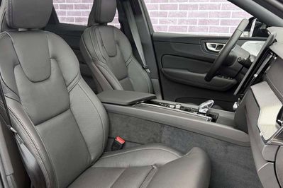 Volvo XC60 B5 AWD Ultra Black Edition