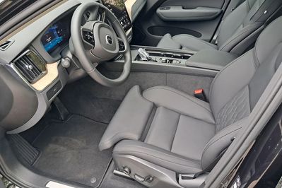 Volvo XC60 B5 B AWD Plus Dark