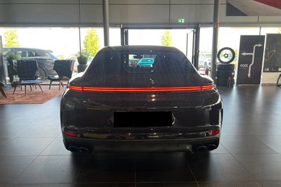 Porsche Panamera 4 E-Hybrid