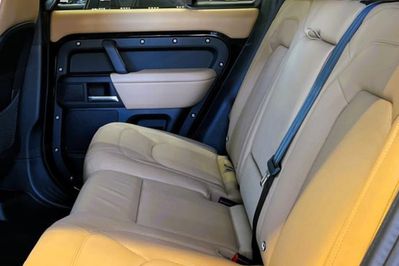 Land Rover Defender 110 3.0 D250 X-Dynamic HSE