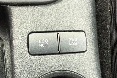 Toyota HiLux Double Cab DLX 4x4