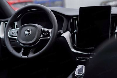 Volvo XC60 T6 Plug-In Hybrid AWD Ultra Black Edition