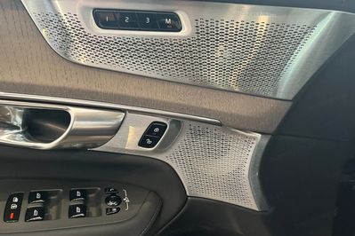 Volvo XC90 B5 B AWD Ultra Dark 7OS