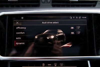 Audi A6 RS6 TFSI quattro Performance Avant