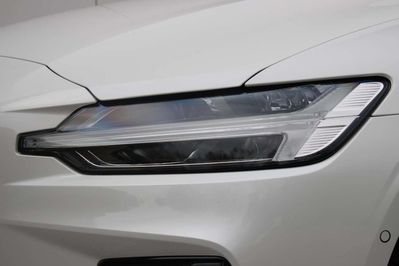 Volvo V60 T6 AWD Plug-In Hybrid Plus Dark