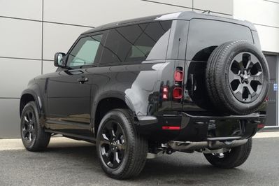 Land Rover Defender 90 D250 X-Dynamic SE