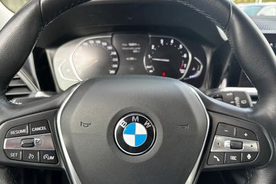 BMW Seria 3 320i Sport Line aut