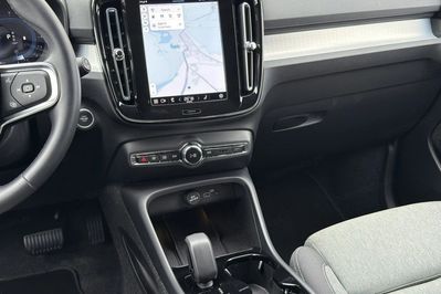 Volvo XC40 B3 Plus Dark aut