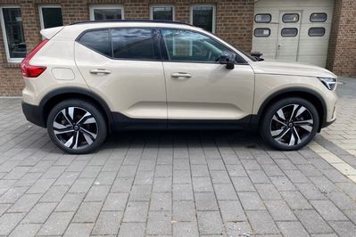 Volvo XC40 B4 Plus Dark