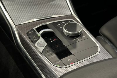 BMW Seria 3 318i M Sport aut