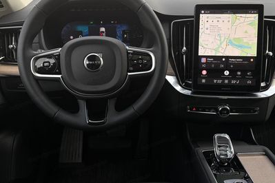 Volvo XC90 T8 AWD Plug-In Hybrid Ultra Dark