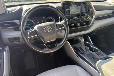 Toyota Highlander Prestige 2.5 Hybrid